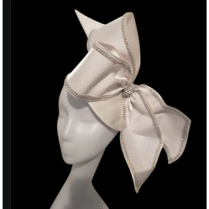 Elegant Handcrafted Satin Bow Fascinator with Stone-Edge